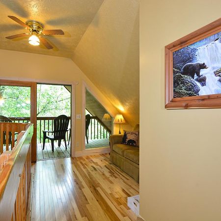 Bear Footin' On The Creek Villa แกตลิงเบิร์ก ห้อง รูปภาพ