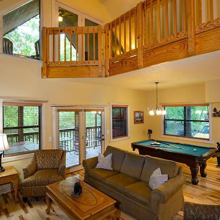Bear Footin' On The Creek Villa แกตลิงเบิร์ก ห้อง รูปภาพ